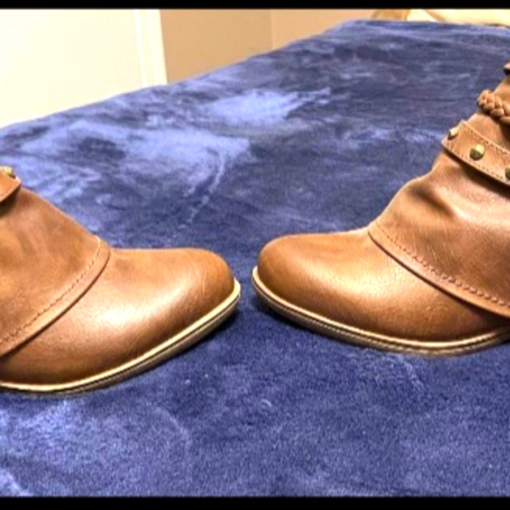 Womens short boots